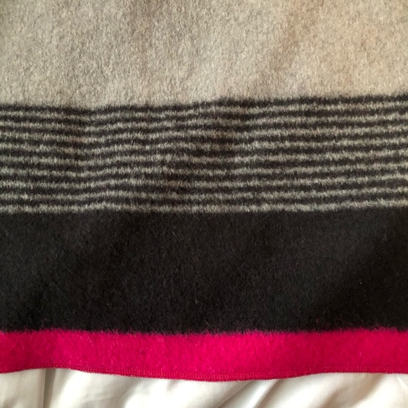 Conrad C Collection Wool Coat. Size medium . Grey with black,fuschia trim - Picture 6 of 6